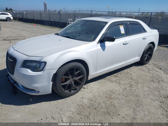 2016 Chrysler 300 S მანქანა იყიდება აუქციონზე, vin: 2C3CCABG3GH164101, აუქციონის ნომერი: 12585628