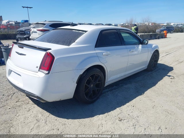 2016 Chrysler 300 S მანქანა იყიდება აუქციონზე, vin: 2C3CCABG3GH164101, აუქციონის ნომერი: 12585628
