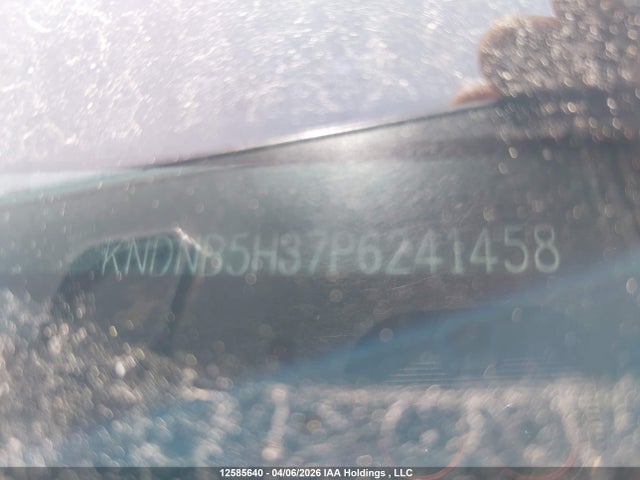 KNDNB5H37P6241458 KIA Carnival Lx