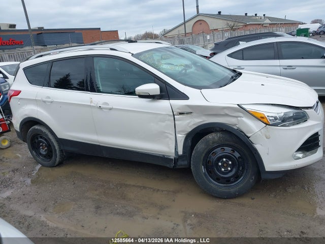 1FMCU9J92EUB87594 Ford Escape Titanium
