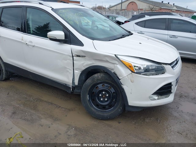 1FMCU9J92EUB87594 Ford Escape Titanium