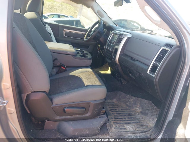 3C6JR7BG9KG717564 RAM 1500 Classic Slt