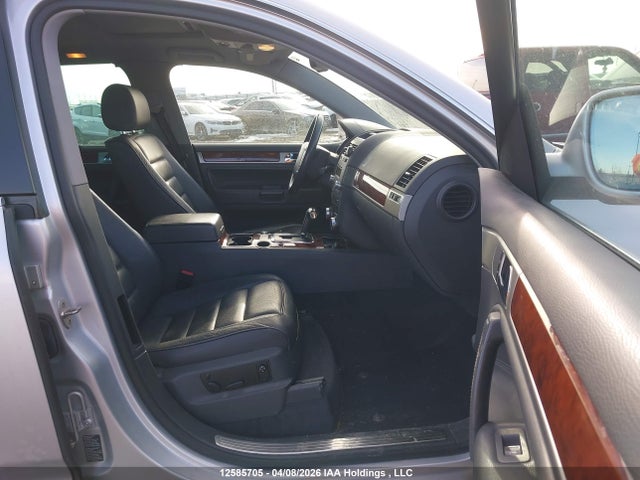 12585705 :رقم المزاد ، WVGCM67L16D057423 vin ، 2006 Volkswagen Touareg V8 مزاد بيع