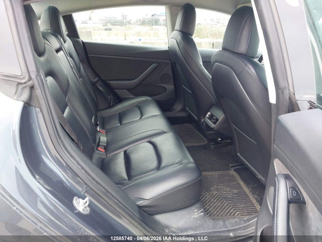 12585740 :رقم المزاد ، 5YJ3E1EA1NF352177 vin ، 2022 Tesla Model 3 مزاد بيع