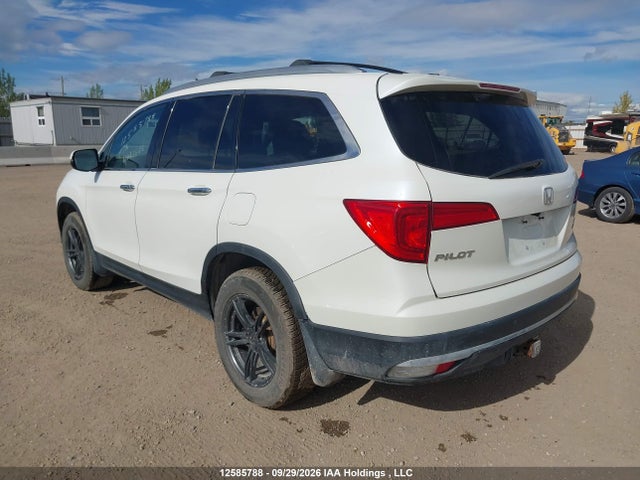 12585788 :رقم المزاد ، 5FNYF6H93HB500710 vin ، 2017 Honda Pilot Touring مزاد بيع