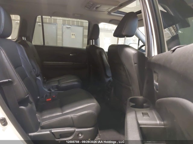 12585788 :رقم المزاد ، 5FNYF6H93HB500710 vin ، 2017 Honda Pilot Touring مزاد بيع