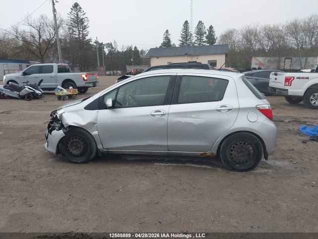 12585889 :رقم المزاد ، JTDKTUD33CD520900 vin ، 2012 Toyota Yaris Le مزاد بيع