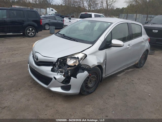12585889 :رقم المزاد ، JTDKTUD33CD520900 vin ، 2012 Toyota Yaris Le مزاد بيع