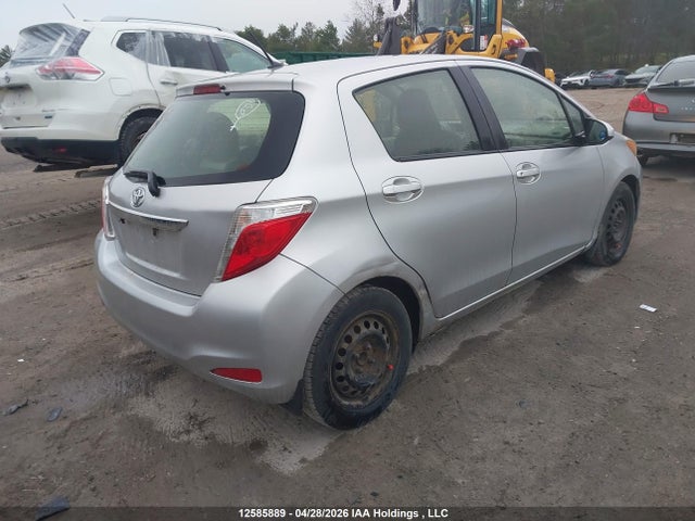 12585889 :رقم المزاد ، JTDKTUD33CD520900 vin ، 2012 Toyota Yaris Le مزاد بيع