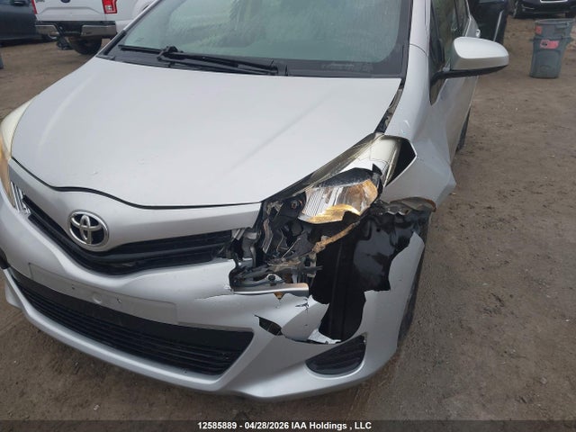 12585889 :رقم المزاد ، JTDKTUD33CD520900 vin ، 2012 Toyota Yaris Le مزاد بيع