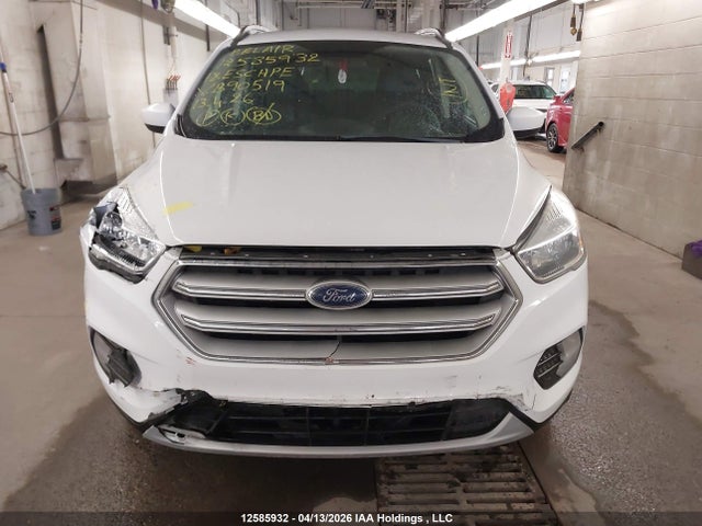 Продажа на аукционе авто 2018 Ford Escape, vin: 1FMCU9GD6JUB90519, номер лота: 12585932