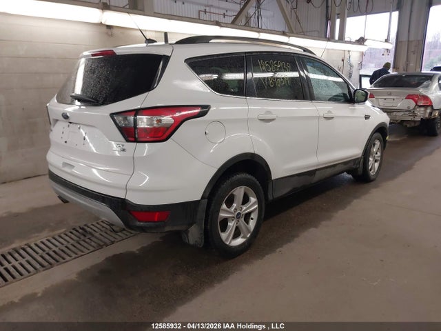 Продажа на аукционе авто 2018 Ford Escape, vin: 1FMCU9GD6JUB90519, номер лота: 12585932