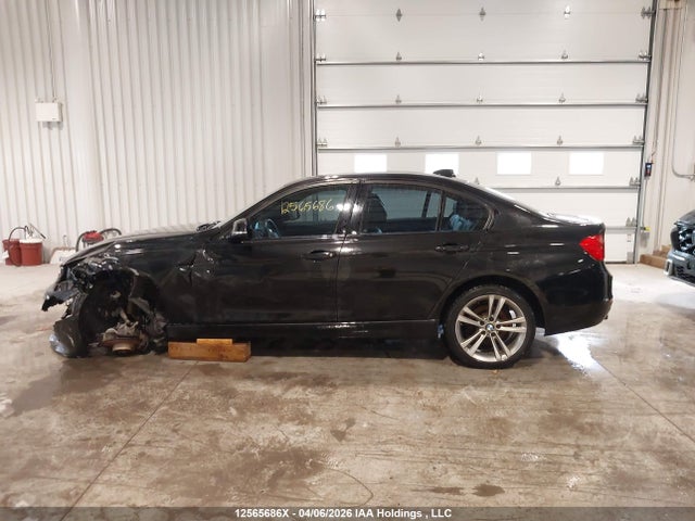 12565686 :رقم المزاد ، WBA3B3C51DF544359 vin ، 2013 Bmw 328i Xdrive/xdrive Classic Line مزاد بيع