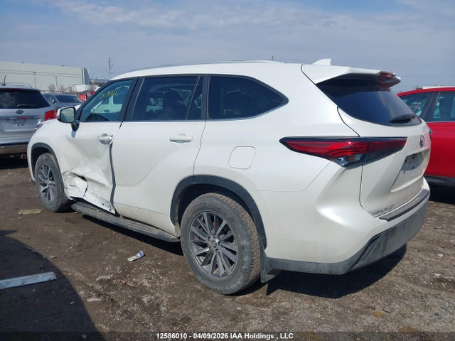 2023 Toyota Highlander Hybrid Hybrid მანქანა იყიდება აუქციონზე, vin: 5TDKBRCH4PS111764, აუქციონის ნომერი: 12586010