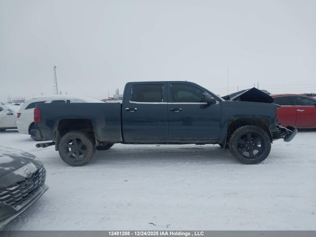 3GCUKSEJ0JG296692 Chevrolet Silverado 1500 2lz