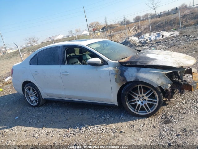2013 Volkswagen Jetta Hybrid მანქანა იყიდება აუქციონზე, vin: 3VW637AJ2DM267206, აუქციონის ნომერი: 12586155