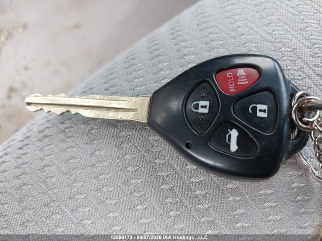 2015 Toyota Camry Le მანქანა იყიდება აუქციონზე, vin: 4T1BF1FK4FU011666, აუქციონის ნომერი: 12586173