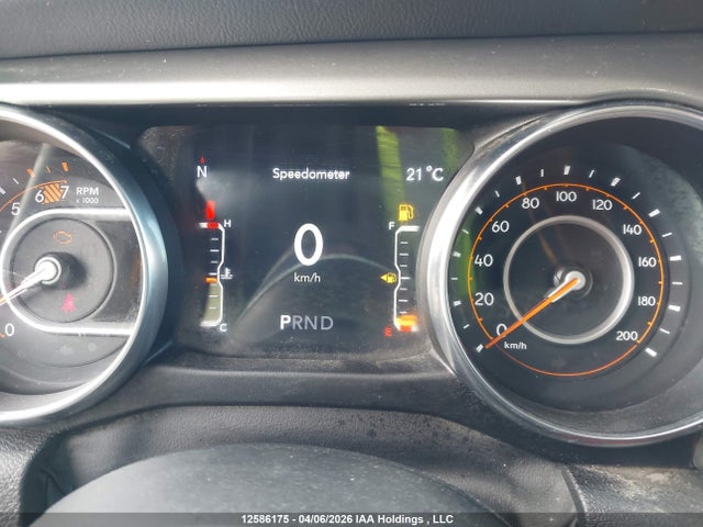 1C4HJXEN8PW586631 Jeep Wrangler Sahara