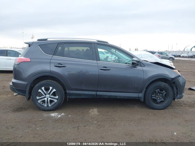 12586178 :رقم المزاد ، 2T3BFREV3HW625256 vin ، 2017 Toyota Rav4 Le مزاد بيع
