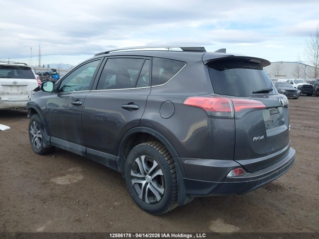 12586178 :رقم المزاد ، 2T3BFREV3HW625256 vin ، 2017 Toyota Rav4 Le مزاد بيع