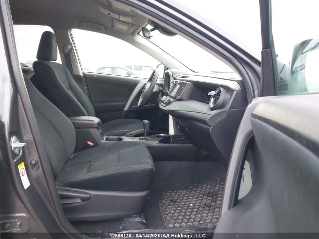 12586178 :رقم المزاد ، 2T3BFREV3HW625256 vin ، 2017 Toyota Rav4 Le مزاد بيع