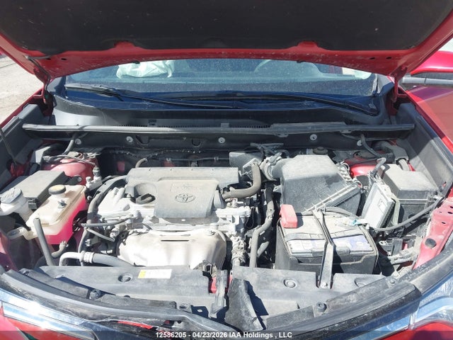 12586205 :رقم المزاد ، 2T3RFREV8HW692787 vin ، 2017 Toyota Rav4 Xle مزاد بيع