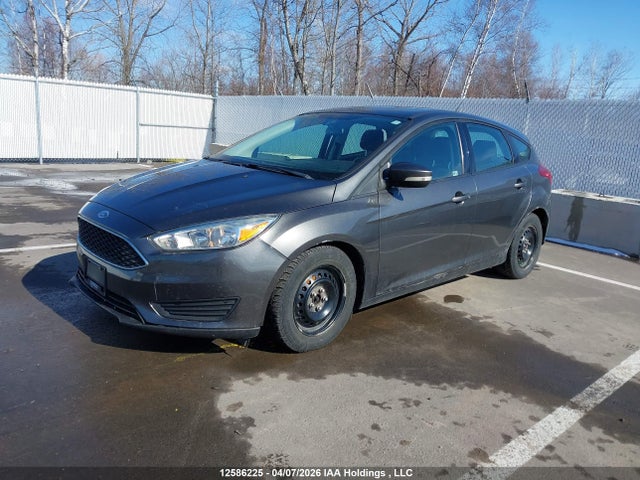 1FADP3K22JL317488 Ford FOCUS SE