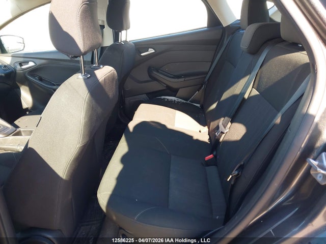 1FADP3K22JL317488 Ford FOCUS SE
