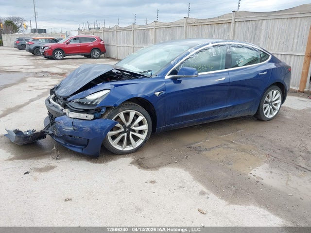 12586240 :رقم المزاد ، 5YJ3E1EA5JF030197 vin ، 2018 Tesla Model 3 Long Range/mid Range مزاد بيع