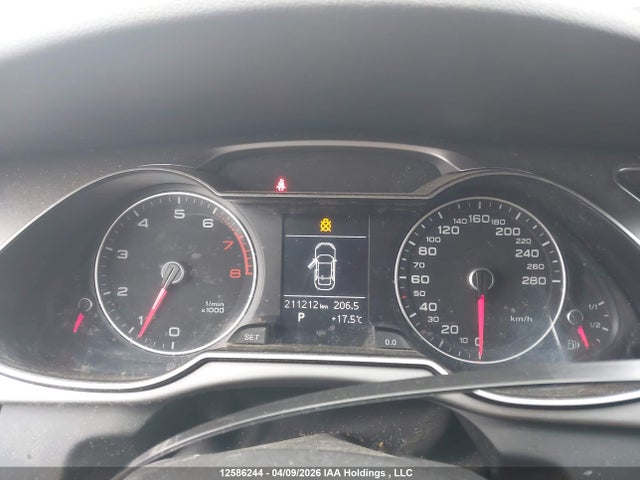 2013 Audi A4 Premium მანქანა იყიდება აუქციონზე, vin: WAUBFCFL1DN008267, აუქციონის ნომერი: 12586244
