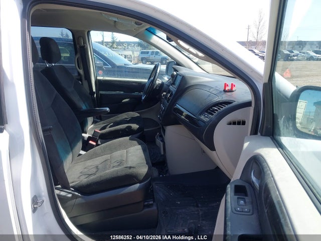 2015 Dodge Grand Caravan Se მანქანა იყიდება აუქციონზე, vin: 2C4RDGBG4FR744567, აუქციონის ნომერი: 12586252