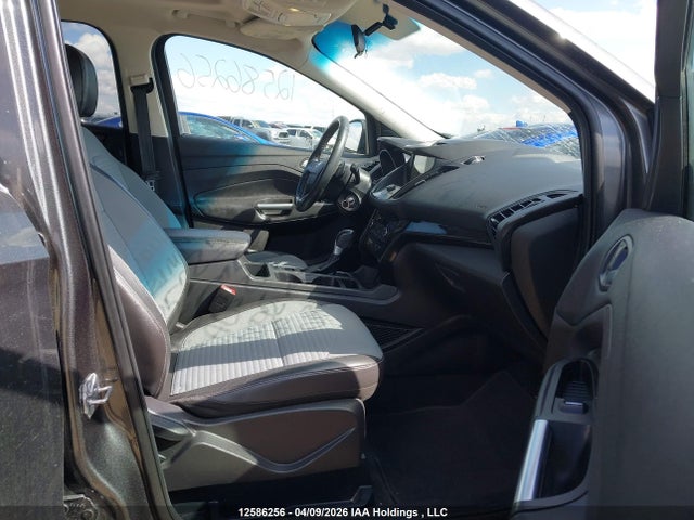 1FMCU9GD8HUA01606 Ford ESCAPE SE