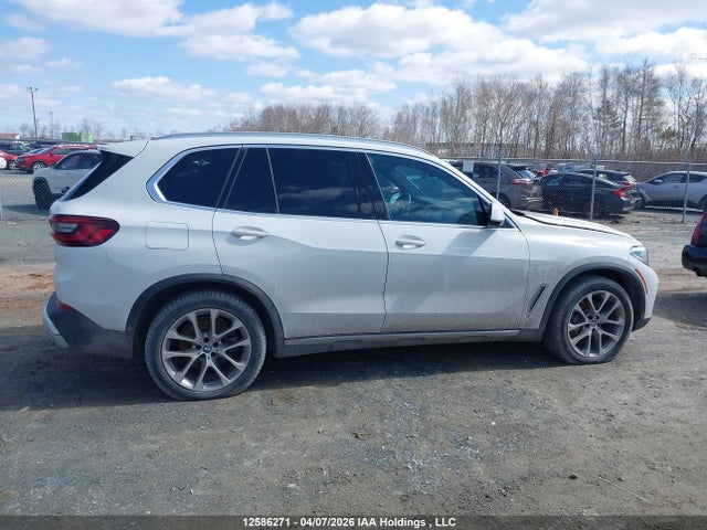 Продажа на аукционе авто 2022 Bmw X5 Xdrive40i, vin: 5UXCR6C08N9K42652, номер лота: 12586271
