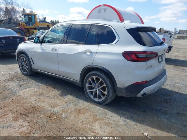 Продажа на аукционе авто 2022 Bmw X5 Xdrive40i, vin: 5UXCR6C08N9K42652, номер лота: 12586271
