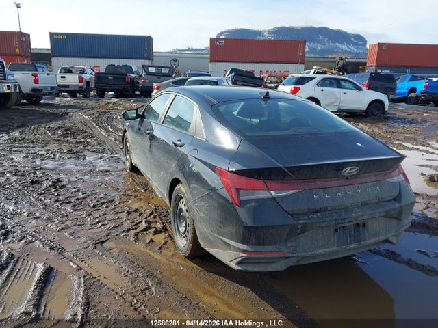 12586281 :رقم المزاد ، KMHLM4AG4NU215638 vin ، 2022 Hyundai Elantra Preferred Ivt مزاد بيع