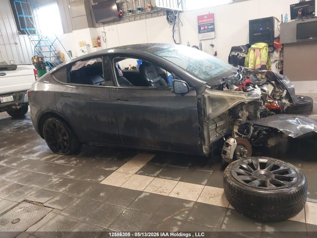 Tesla Model Y Long Range 2023 7SAYGDEE2PF690407 Image 14