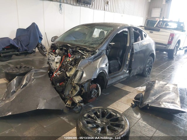 Tesla Model Y Long Range 2023 7SAYGDEE2PF690407 Image 2