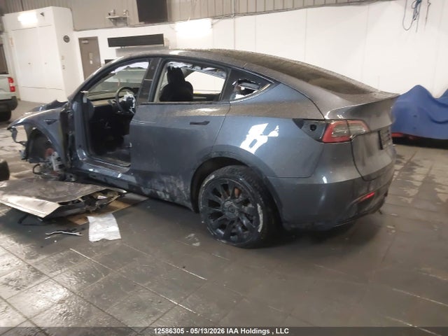 Tesla Model Y Long Range 2023 7SAYGDEE2PF690407 Image 3
