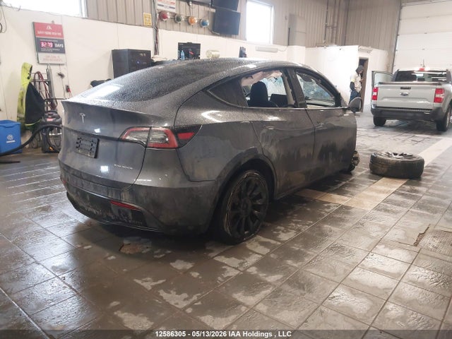 Tesla Model Y Long Range 2023 7SAYGDEE2PF690407 Image 4