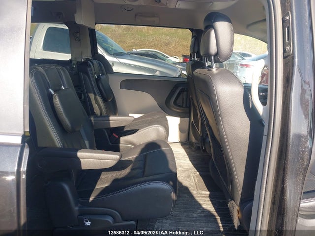 2C4RDGDGXJR340811 Dodge Grand Caravan Crew