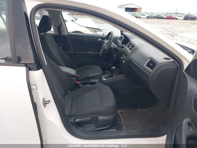 3VW2K7AJXEM362177 Volkswagen Jetta 2.0l Trendline+