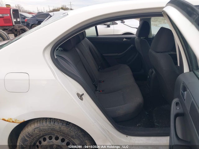 3VW2K7AJXEM362177 Volkswagen Jetta 2.0l Trendline+