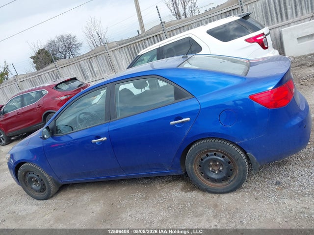 2011 Kia Forte 2.0l Ex მანქანა იყიდება აუქციონზე, vin: KNAFU4A28B5360318, აუქციონის ნომერი: 12586408