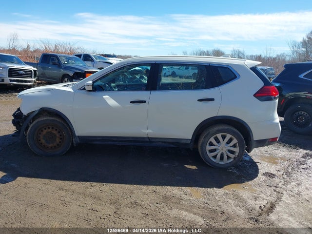 Продаж на аукціоні авто 2017 Nissan Rogue S/sl Platinum/sv, vin: 5N1AT2MV6HC754040, номер лоту: 12586469