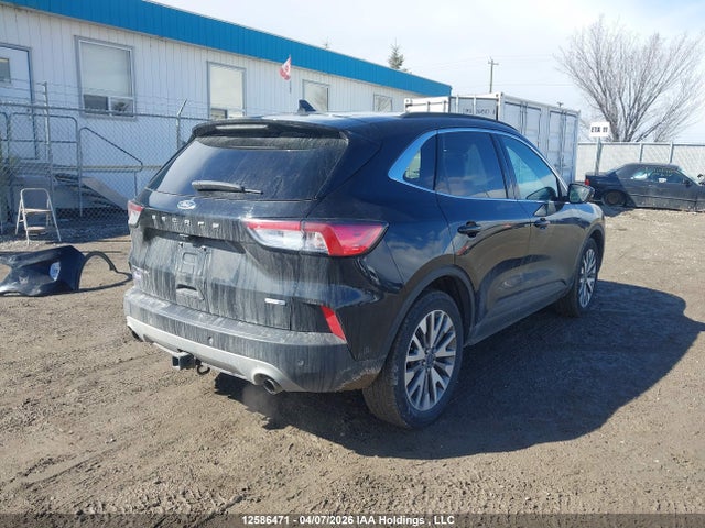 1FMCU9J9XLUB76520 Ford Escape Titanium