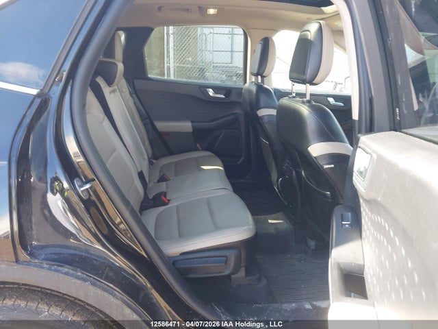 1FMCU9J9XLUB76520 Ford Escape Titanium