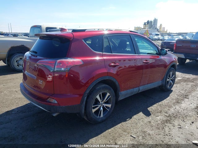 12586501 :رقم المزاد ، 2T3RFREV1JW809681 vin ، 2018 Toyota Rav4 Adventure/xle مزاد بيع
