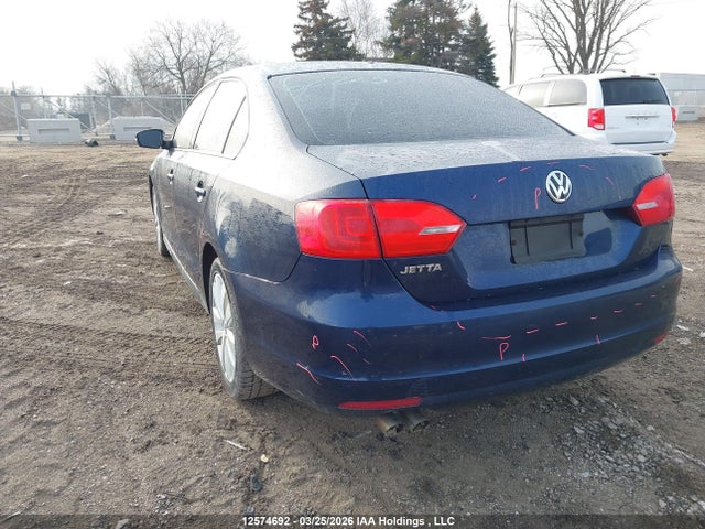 12574692 :رقم المزاد ، 3VWBK7AJXDM390592 vin ، 2013 Volkswagen Jetta 2.0l Comfortline مزاد بيع