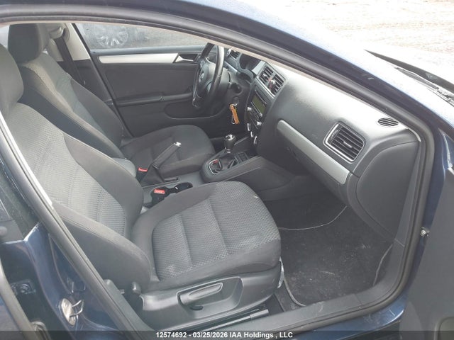 12574692 :رقم المزاد ، 3VWBK7AJXDM390592 vin ، 2013 Volkswagen Jetta 2.0l Comfortline مزاد بيع