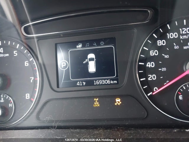 5XYPGDA36JG381598 KIA Sorento 2.4l Lx